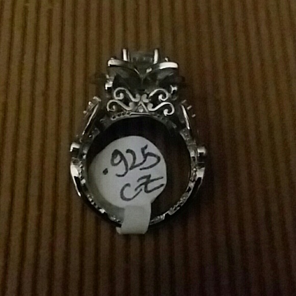 NWT just in. Sterling silver cz ring size 5 - Picture 4 of 4